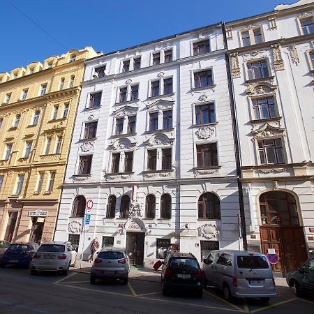 Hotel Olga Прага Екстериор снимка