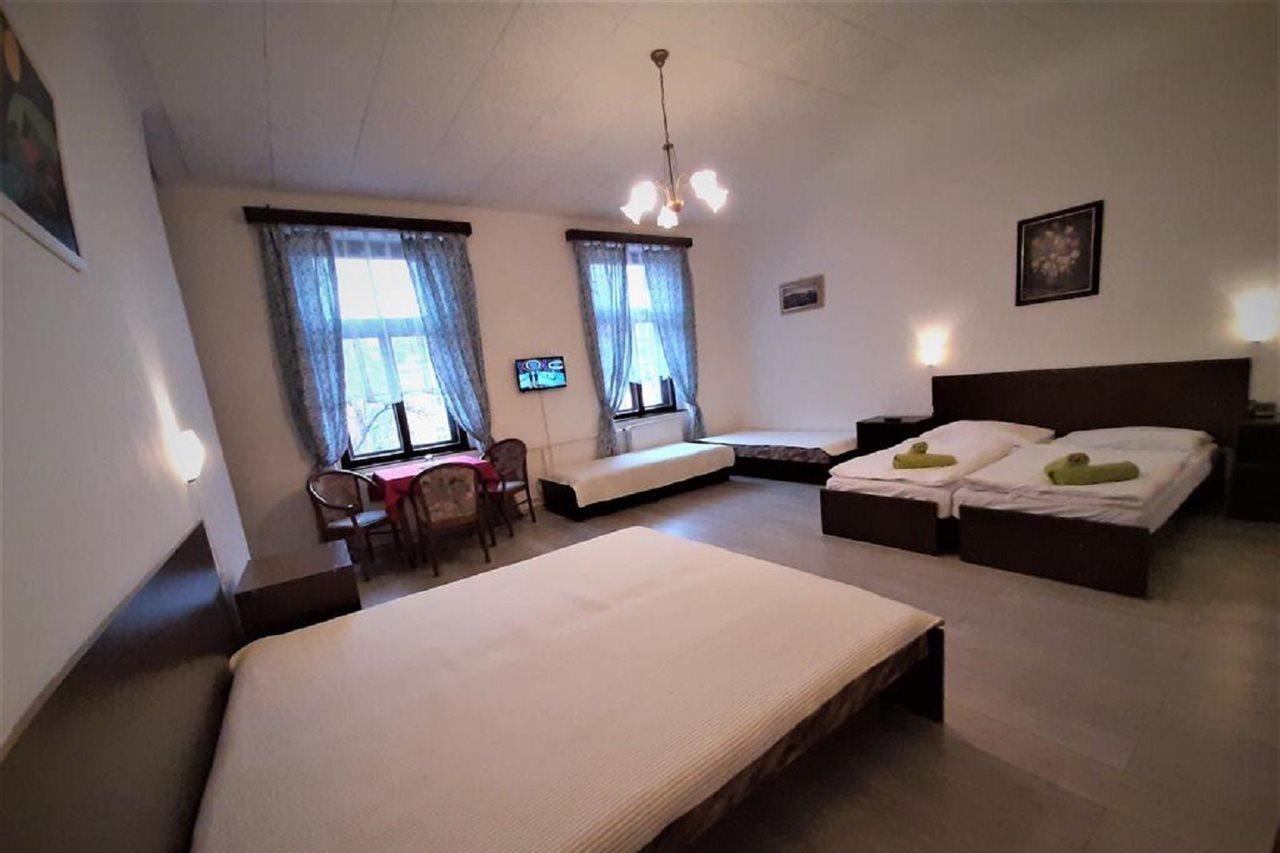 Hotel Olga Прага Екстериор снимка