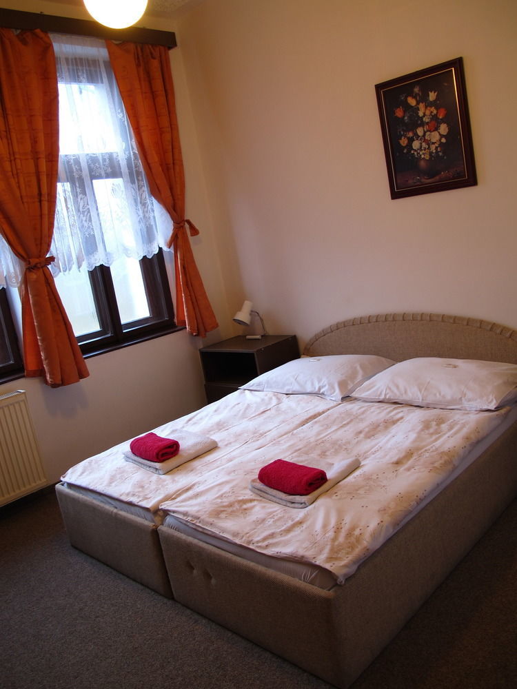 Hotel Olga Прага Екстериор снимка