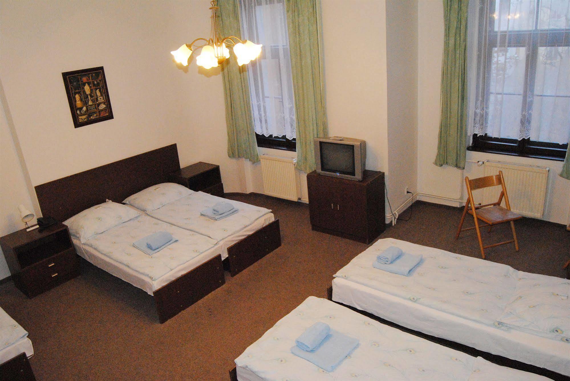 Hotel Olga Прага Екстериор снимка