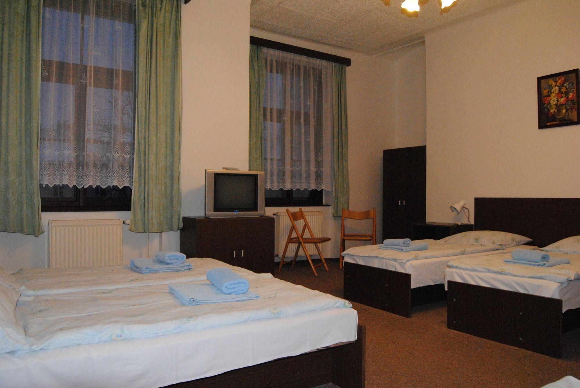 Hotel Olga Прага Екстериор снимка