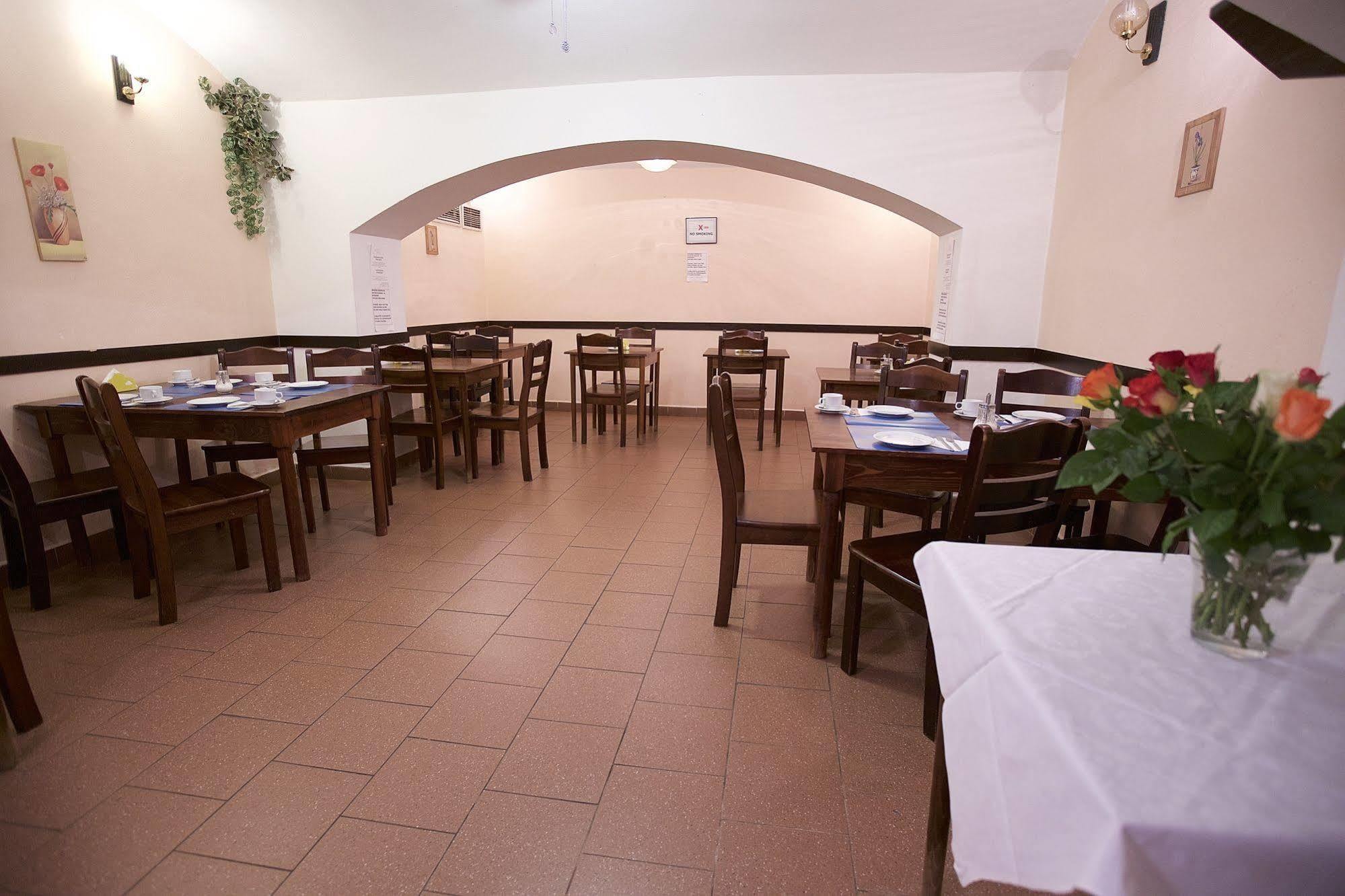 Hotel Olga Прага Екстериор снимка